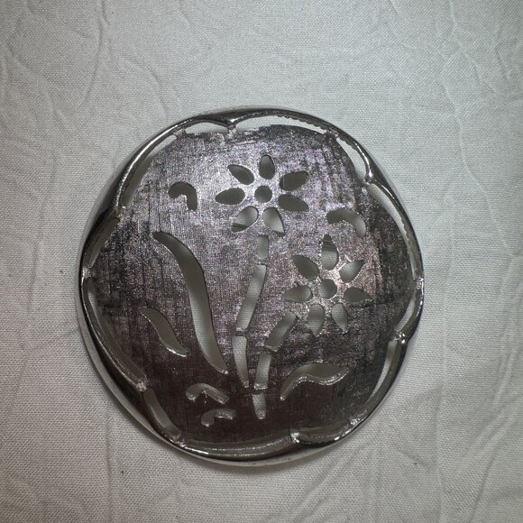 Vintage Sarah Coventry Silver-Tone Floral Brooch With Delicate Cutout Design - Picture 2 of 7